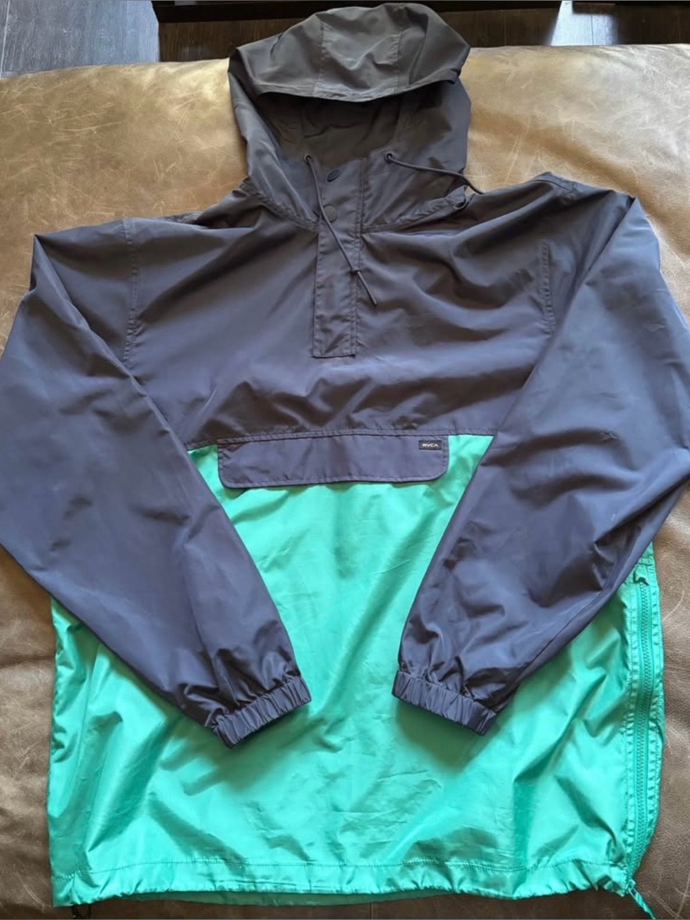 RVCA quarter zip windbreaker/rain jacket